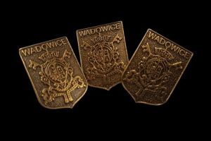 Bras pin with the Wadowice coat of arms