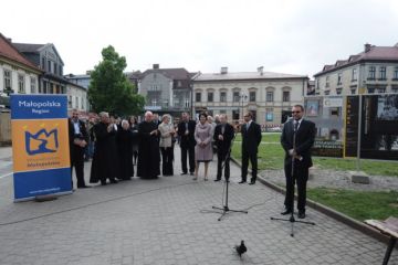 Otwarcie wystawy plenerowej Błogosławiony Jan Paweł II w drodze do świętości