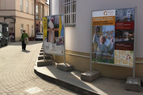 Spotkania z Janem Pawłem II - wystawa plenerowa