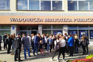 Wadowicka Biblioteka zaprasza na grę „Fioletowi Bankierzy” . - zdjęcie2