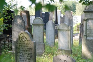 Spacer po cmentarzu żydowskim z dr. hab. Konradem Meusem