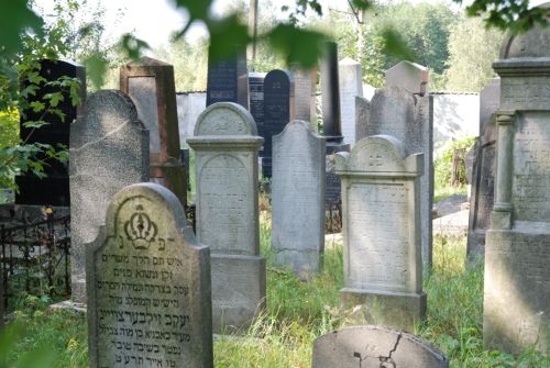 Spacer po cmentarzu żydowskim z dr. hab. Konradem Meusem