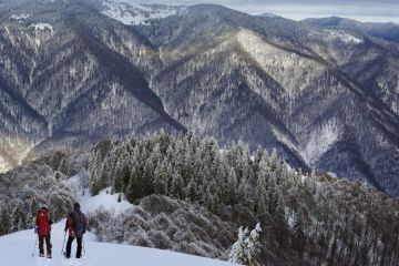 Klub Podróżnika „Bez Paszportu” Weronika Łukaszewska i Sławek Sanocki „Łuk Karpat Zima”