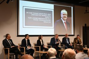 foto archiwum Muzeum wykonane podczas spotkania promocyjnego w Stacji Kultury w Wadowicach w 2024 r.