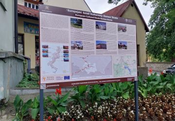 Nowe tablice informacyjne na wadowickim odcinku Romea Strata – łatwiejsze planowanie podróży