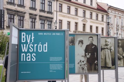 Wystawa plenerowa „Był wśród nas. Karol Wojtyła – Jan Paweł II”
