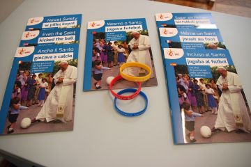 „Nawet Święty w piłkę kopał” – nowa publikacja na Światowe Dni Młodzieży!