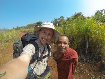 Klub Podróżnika - Autostopem na równik